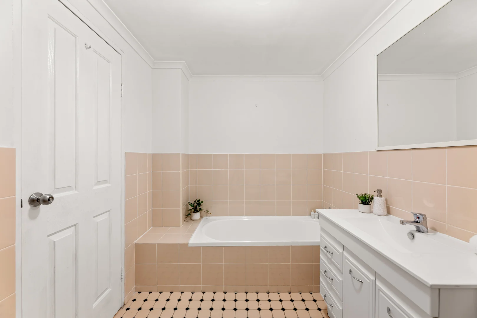 Additional image 6 of 13/82-90 Allison Crescent, Menai NSW 2234