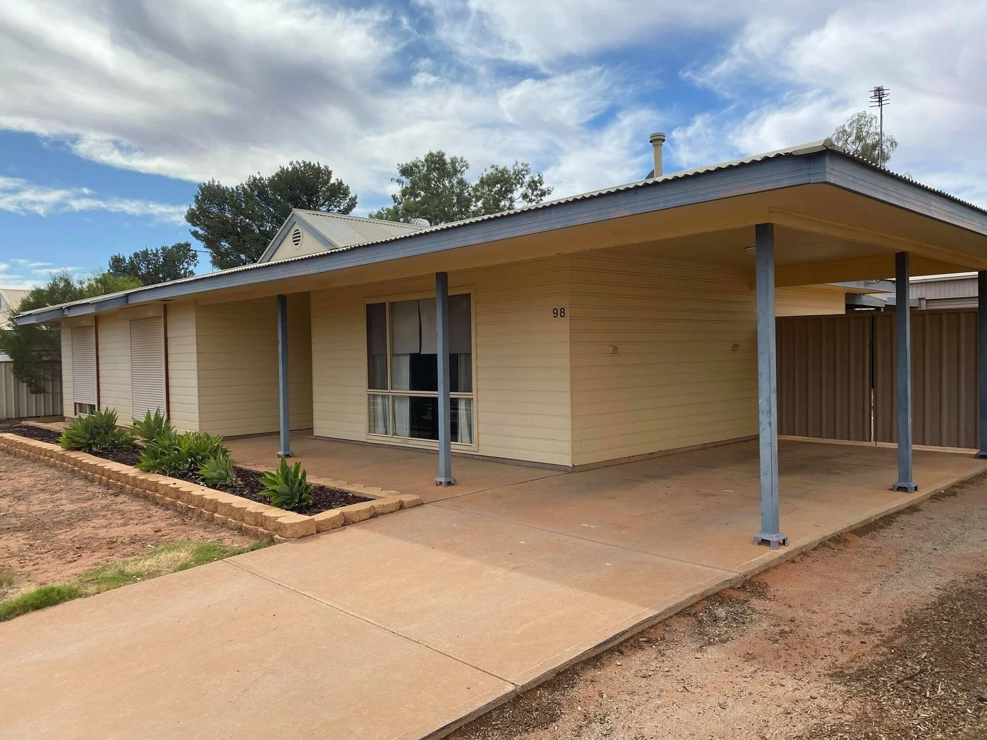 98 Stuart Road, Roxby Downs SA 5725