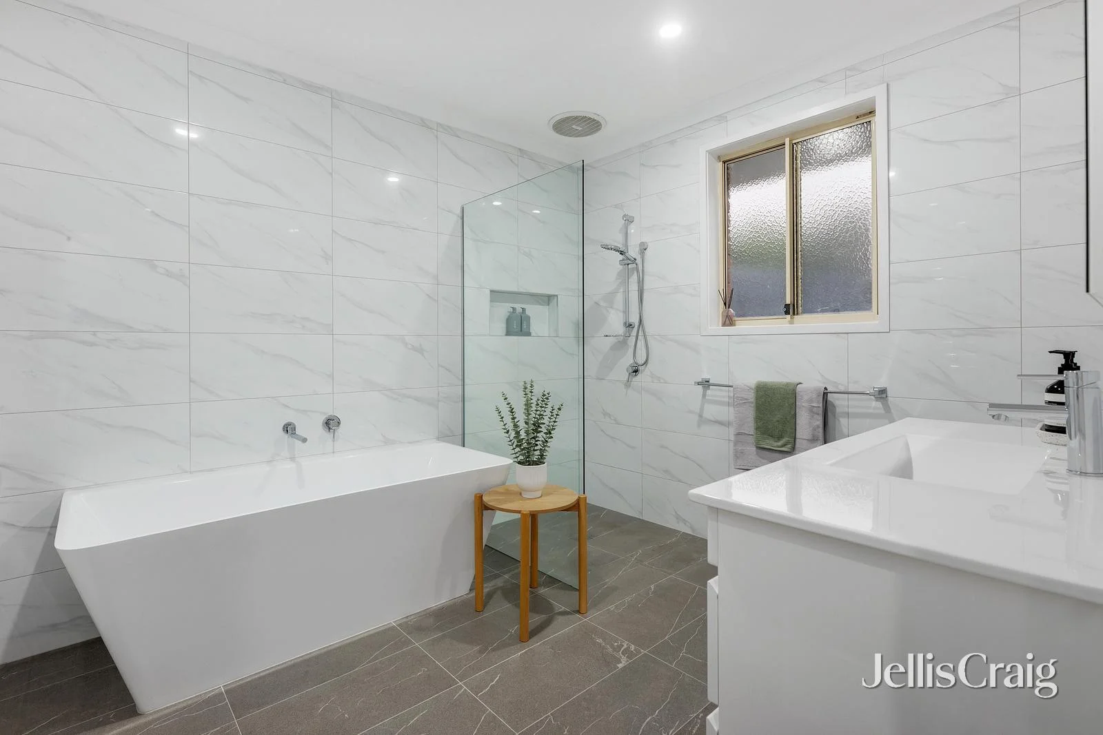 Additional image 11 of 1/17 Quarry Road, Mitcham VIC 3132