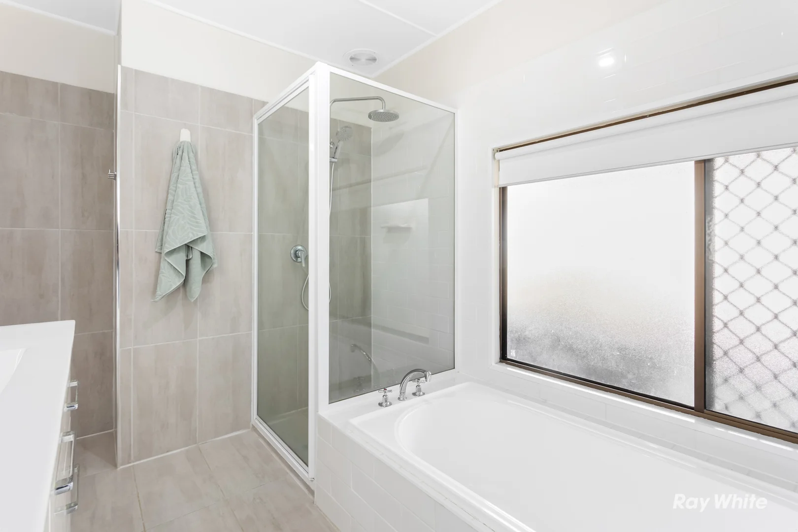 Additional image 13 of 20 Ocean Parade, Cooee Bay QLD 4703