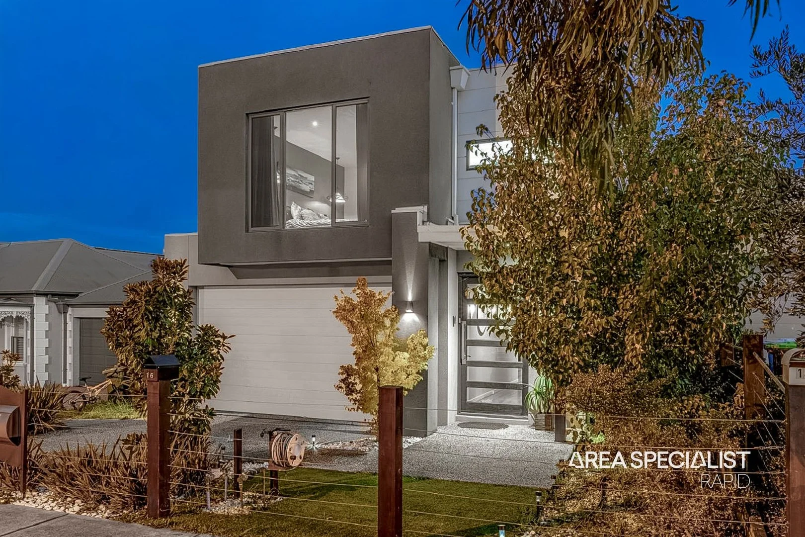 16 Lineham Drive, Cranbourne East VIC 3977