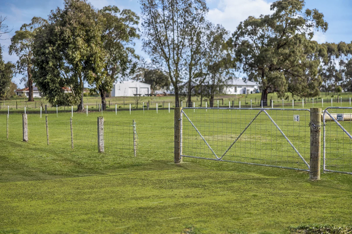 Additional image 4 of 2/8242 Hamilton Highway, Hamilton VIC 3300