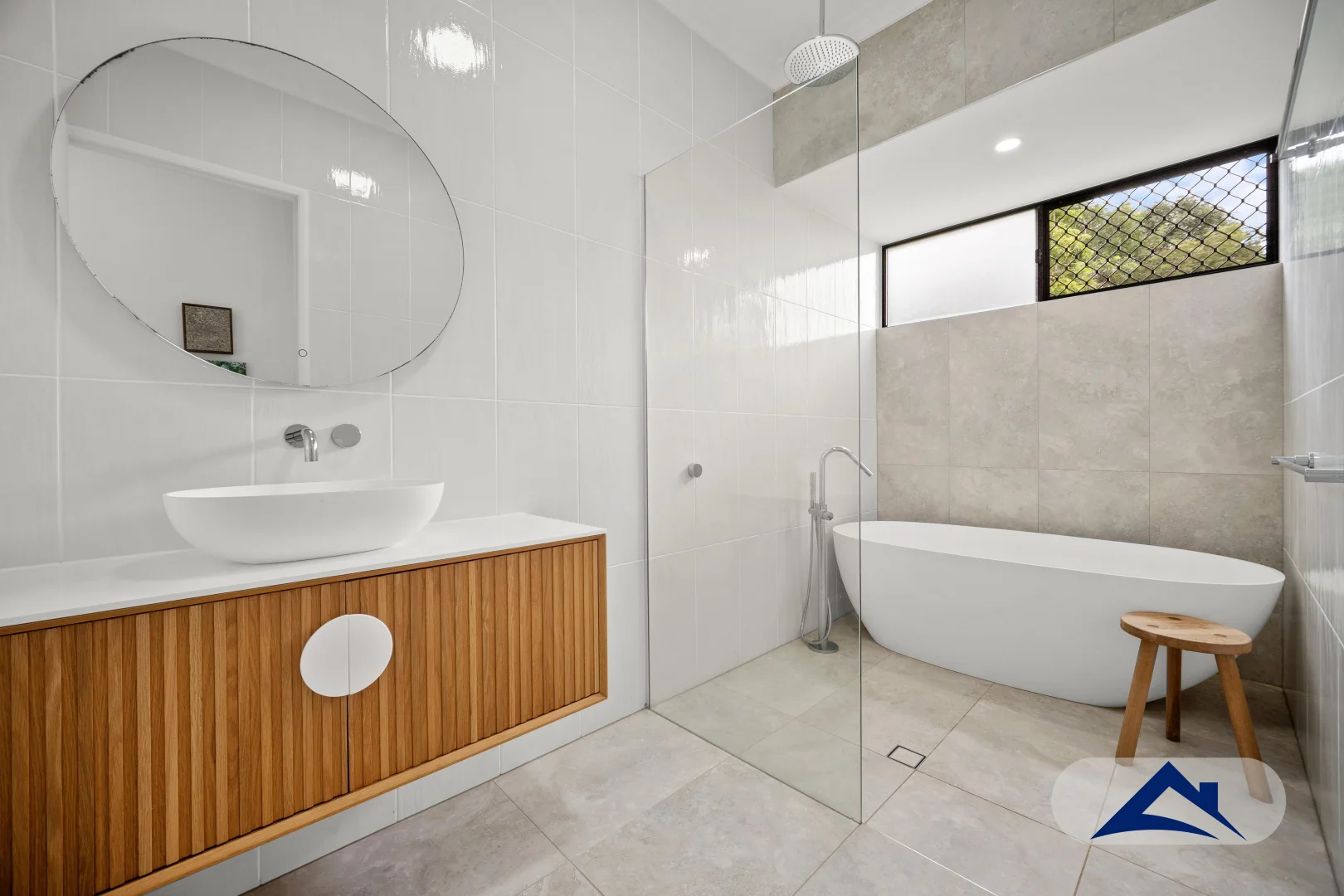 Additional image 19 of 4 Angel Close, Kanimbla QLD 4870