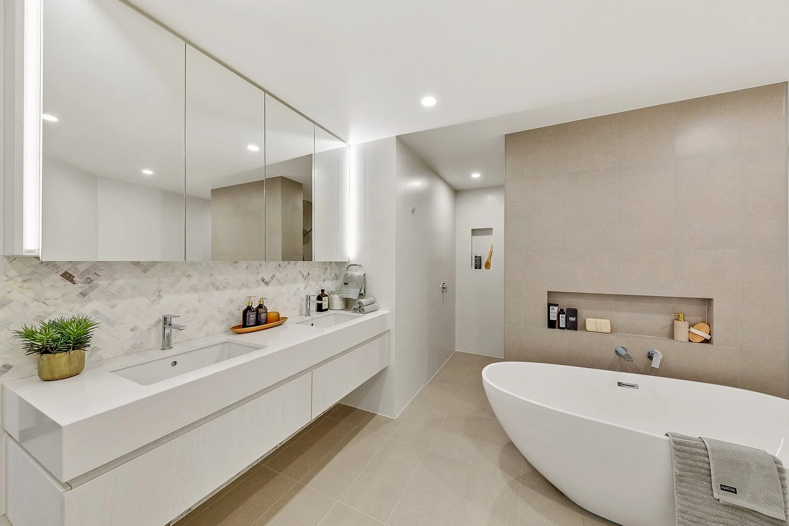 Additional image 18 of 27/7 State Circle, Forrest ACT 2603