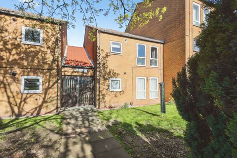 Parkfield Drive, Birmingham, West Midlands B36