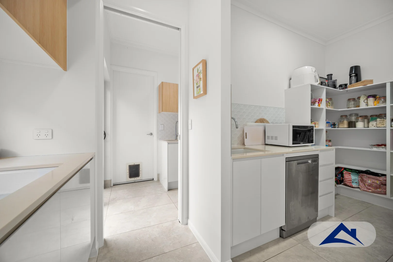 Additional image 11 of 4 Angel Close, Kanimbla QLD 4870