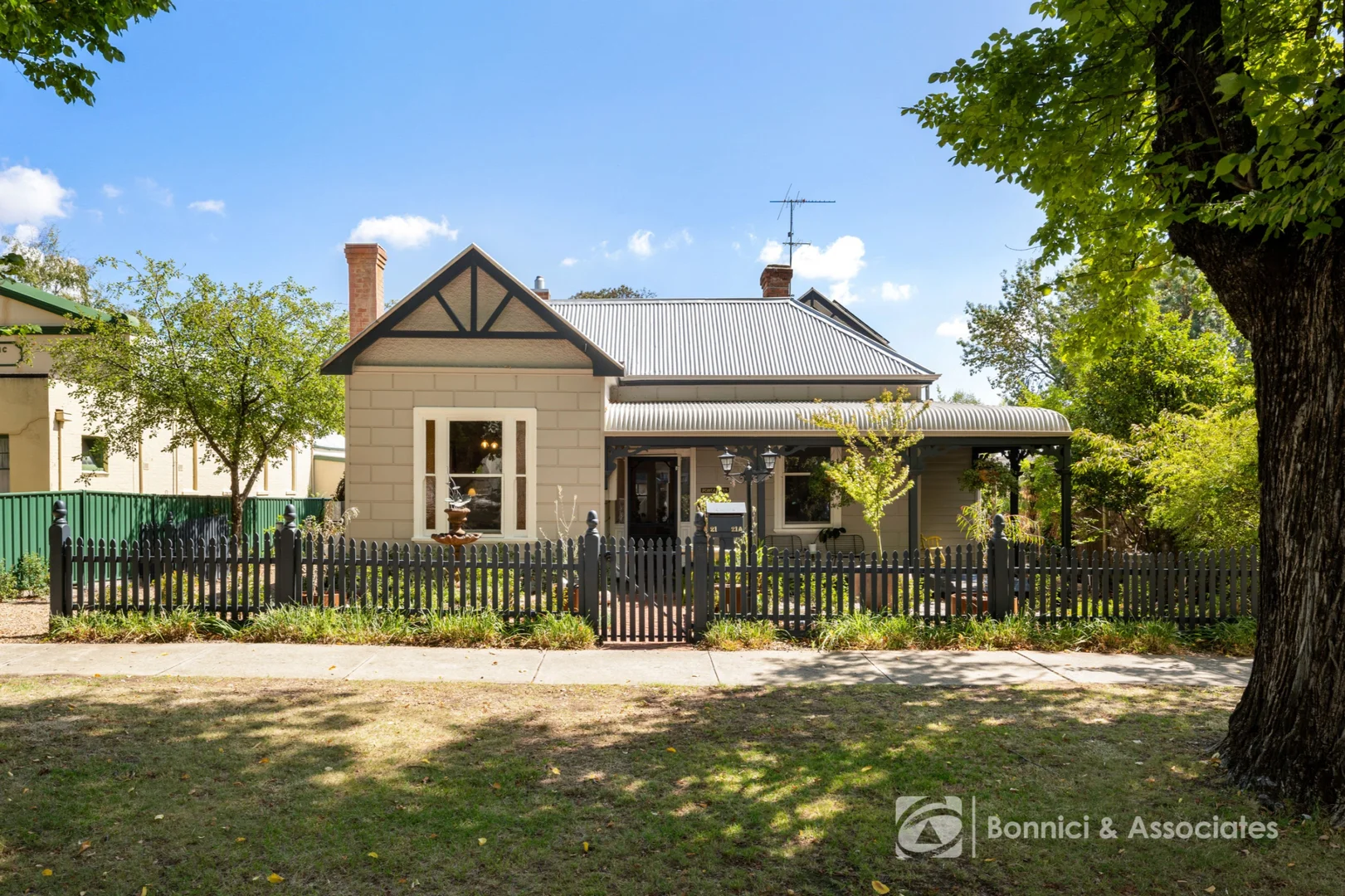 Additional image 2 of 21 Loch Street, Beechworth VIC 3747