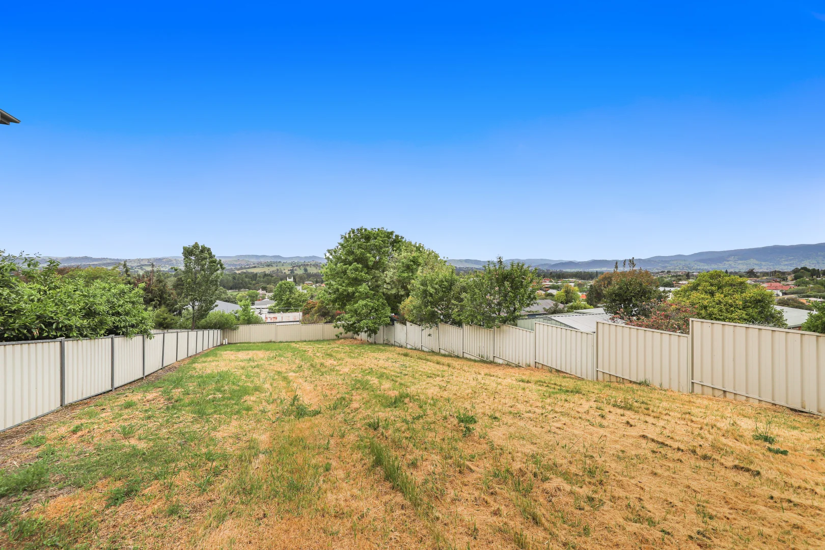 Additional image 3 of 2B Burbury Mews, Tumut NSW 2720