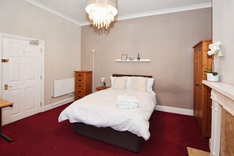 The Crescent, Salford M5, Room to rent