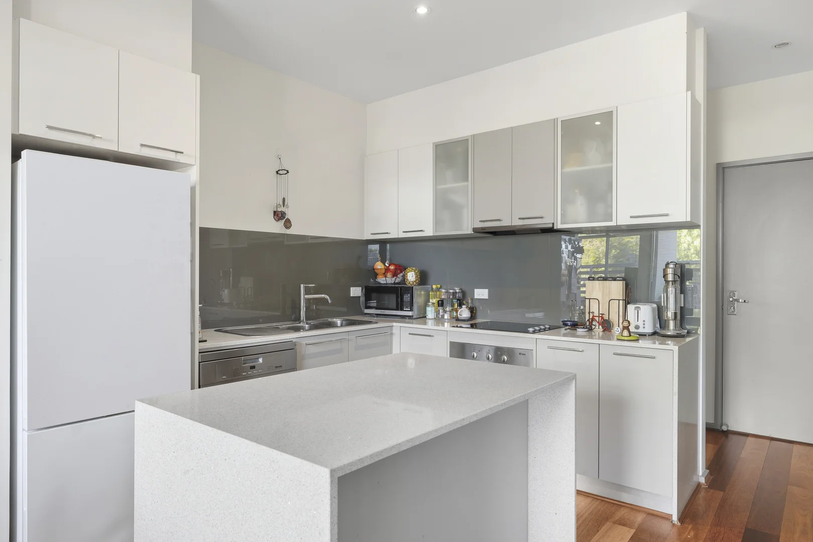 Additional image 3 of 9/100-104 Poath Road, Hughesdale VIC 3166