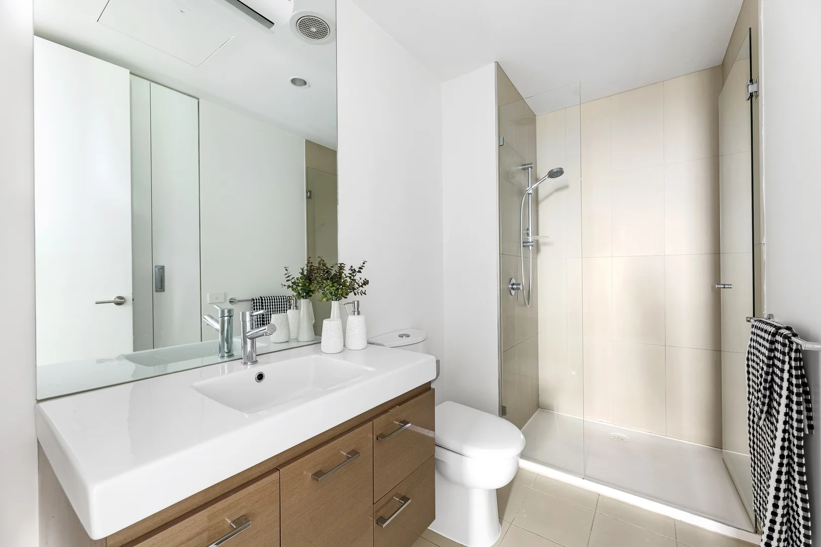 Additional image 7 of 512/2 Plenty Road, Preston VIC 3072