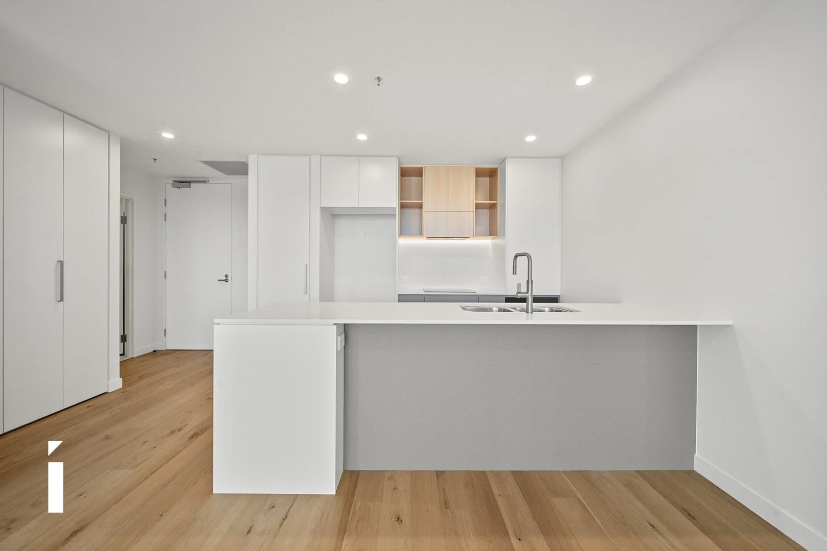 Additional image 3 of 605/104 Easty Street, Phillip ACT 2606