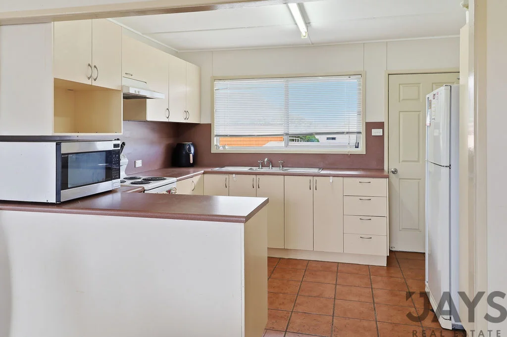 Additional image 3 of 35 Hinkler Crescent, Mount Isa QLD 4825