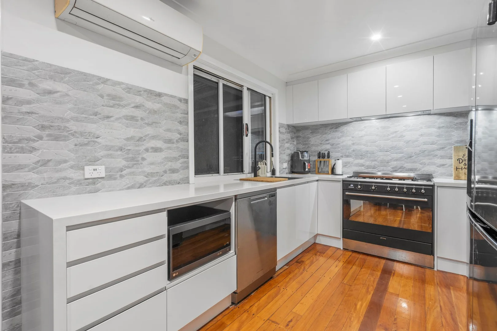 Additional image 3 of 44 Corowa Street, Wavell Heights QLD 4012