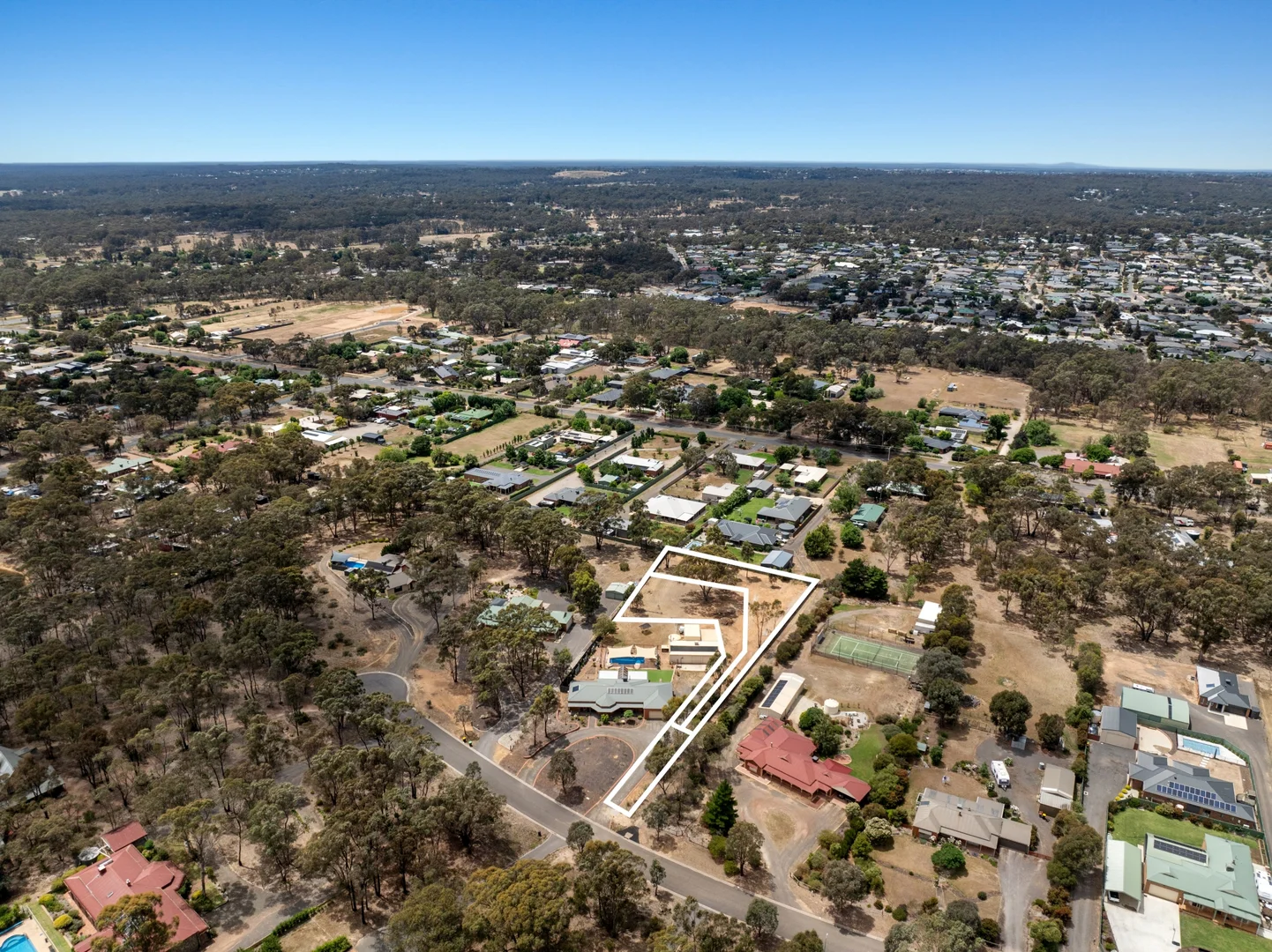 Additional image 5 of 2 and 3/12 Yvonne Court, Maiden Gully VIC 3551