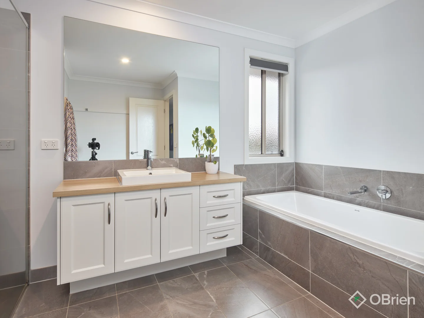 Additional image 11 of 9 Finch Court, Drouin VIC 3818