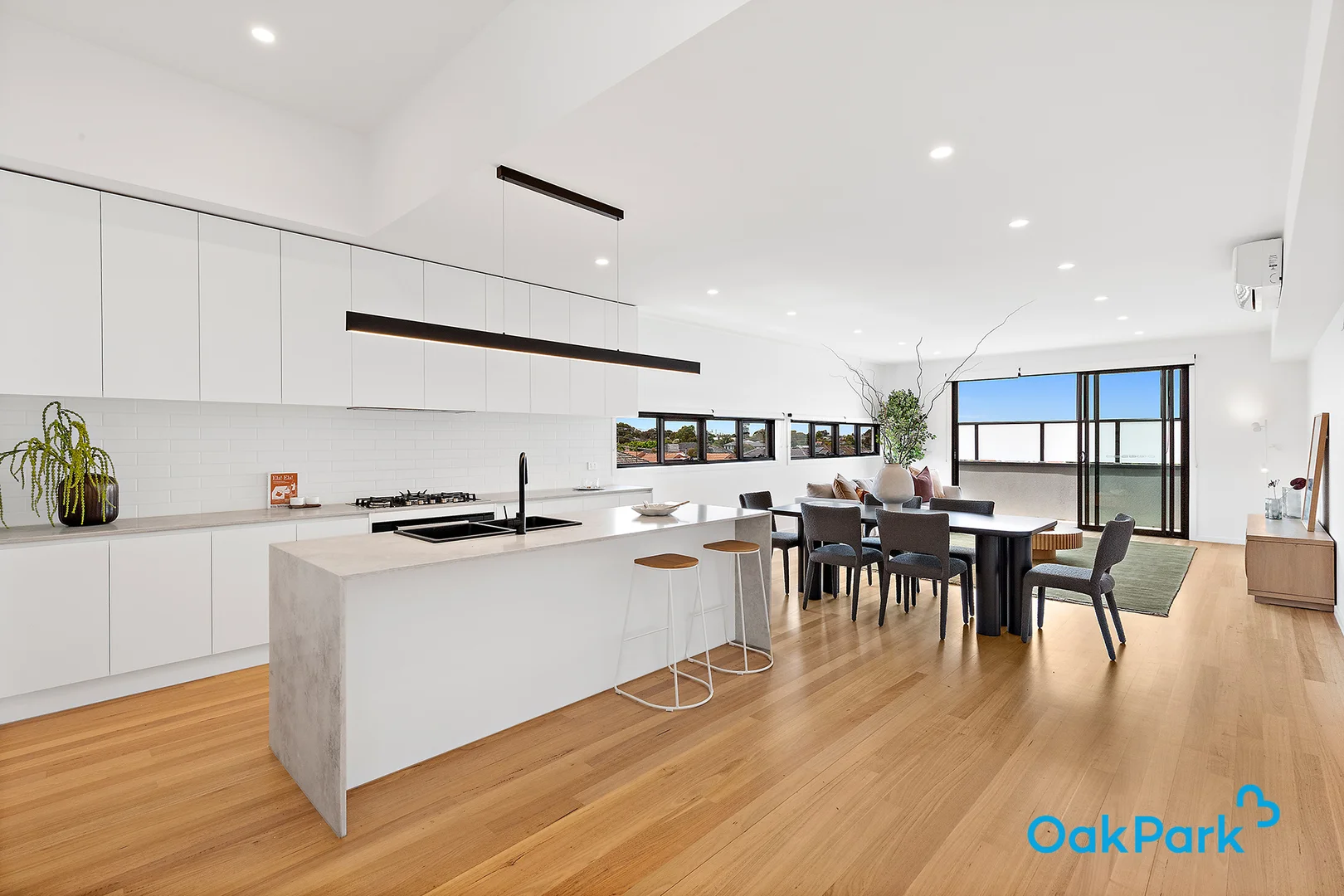 Additional image 2 of 2/105 Snell Grove, Oak Park VIC 3046