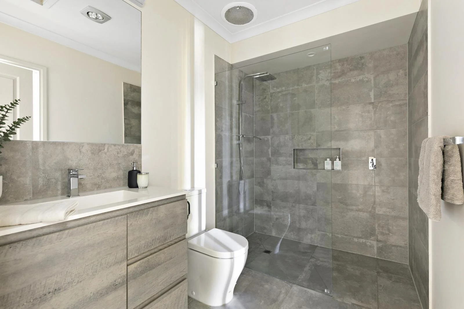 Additional image 13 of 2/6 Keam Street, Essendon North VIC 3041