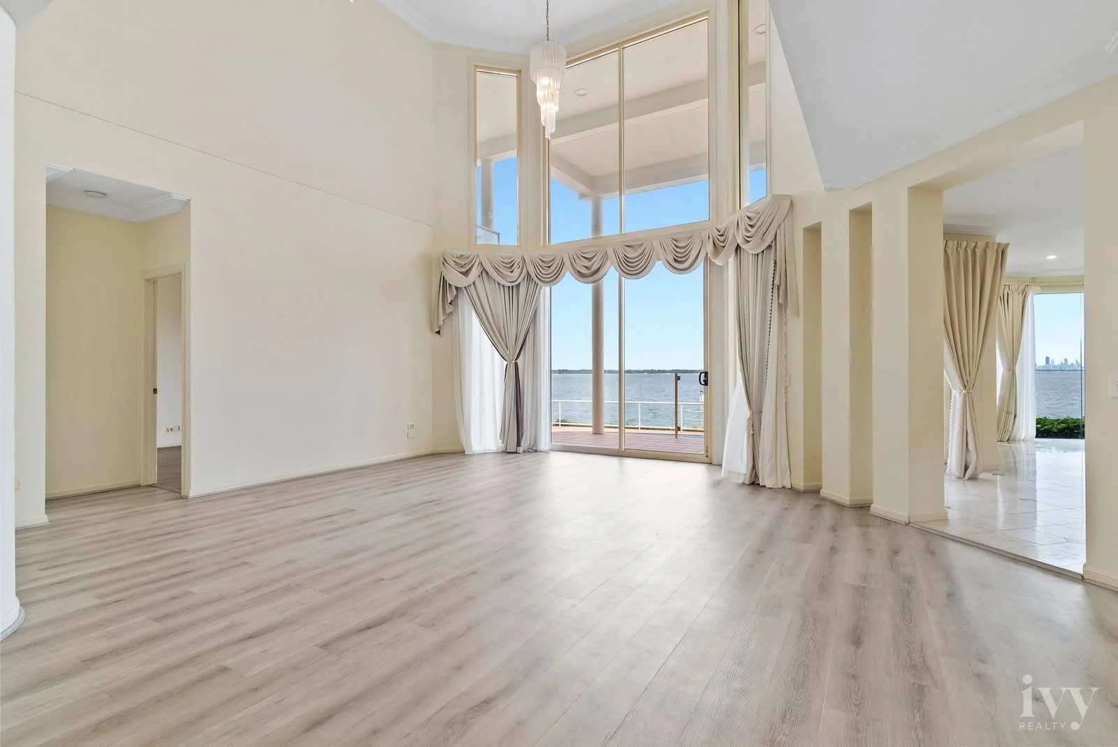Additional image 3 of 25 King Arthurs Court, Sovereign Islands QLD 4216