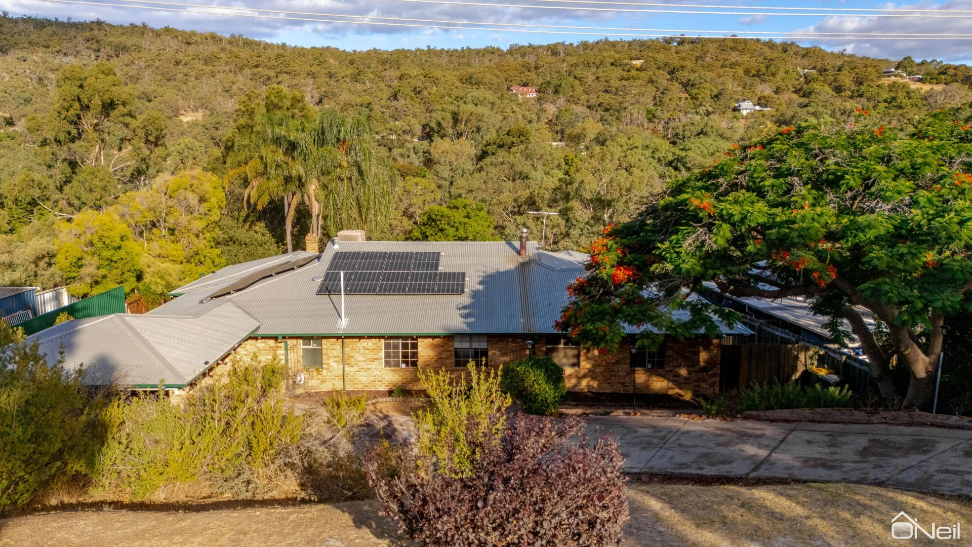 70 Amethyst Crescent, Mount Richon WA 6112