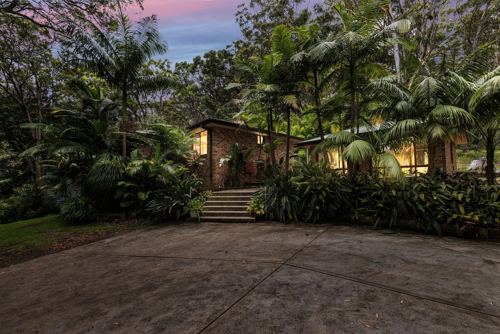 25 Fern Tree Close, Arakoon NSW 2431