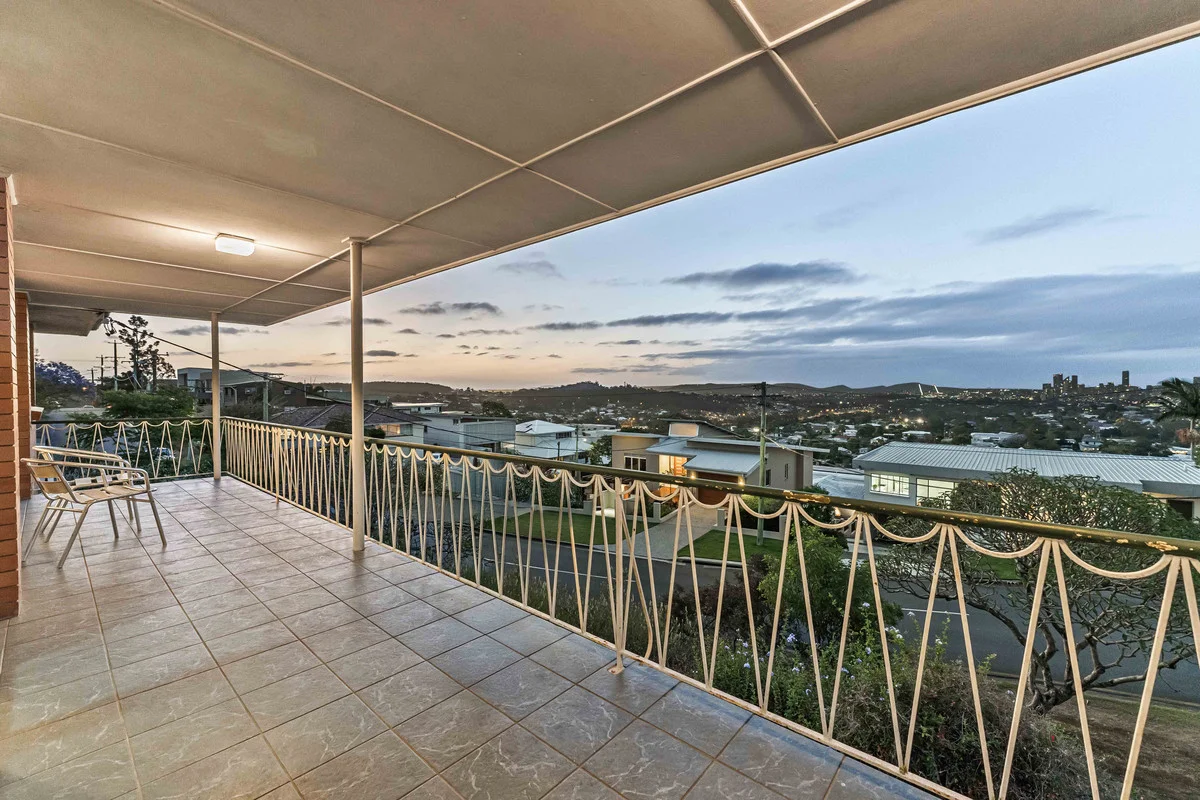 Additional image 5 of 53 Kneale Street, Holland Park West QLD 4121