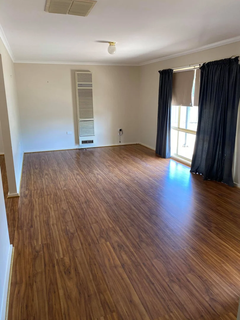 Additional image 2 of 98 Stuart Road, Roxby Downs SA 5725