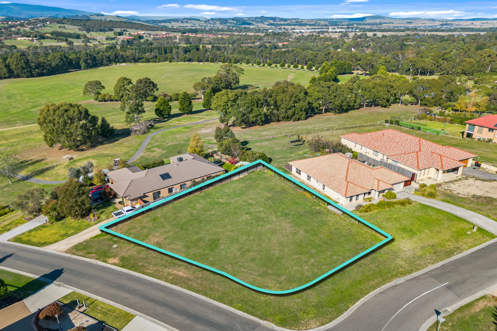 Additional image 5 of 1 Carmelo Court, Hidden Valley VIC 3756