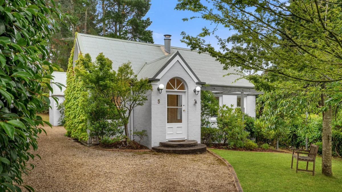 5 Jamieson Street, Wentworth Falls NSW 2782