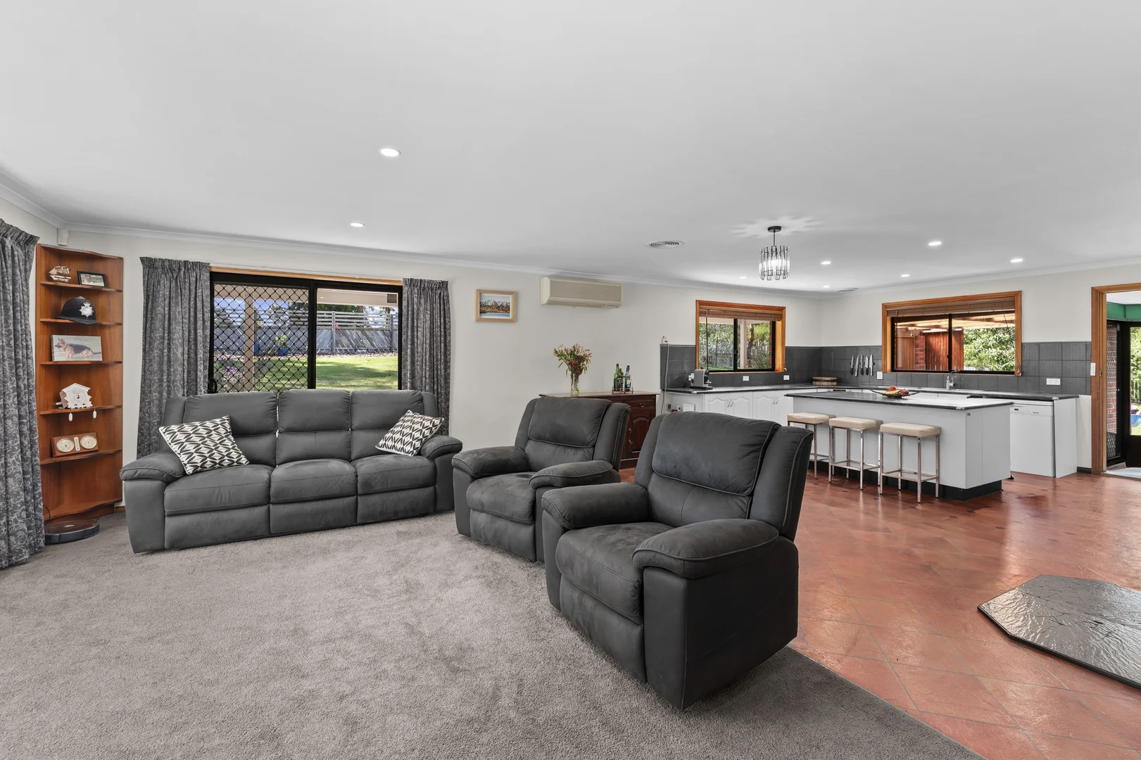 Additional image 5 of 1 Derwent Avenue, Margate TAS 7054