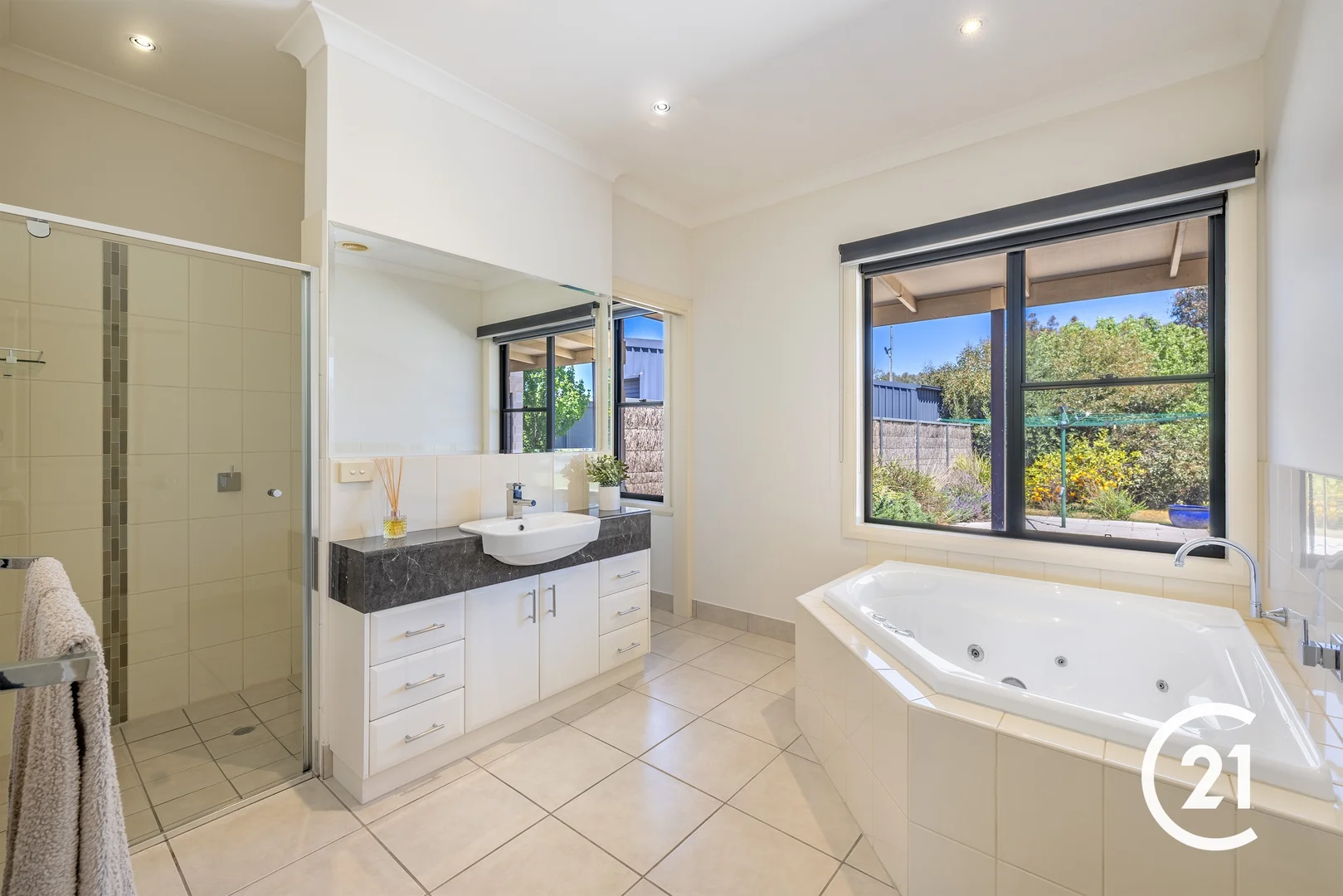 Additional image 10 of 47 Chelsworth Drive, Echuca VIC 3564