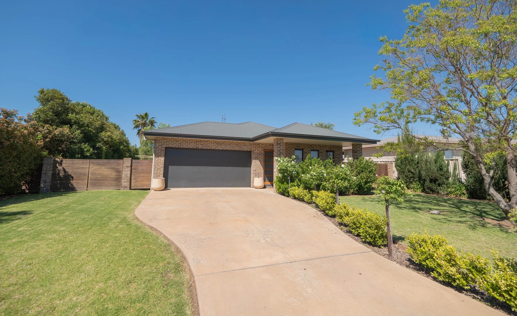 10 Hurford Place, Forbes NSW 2871