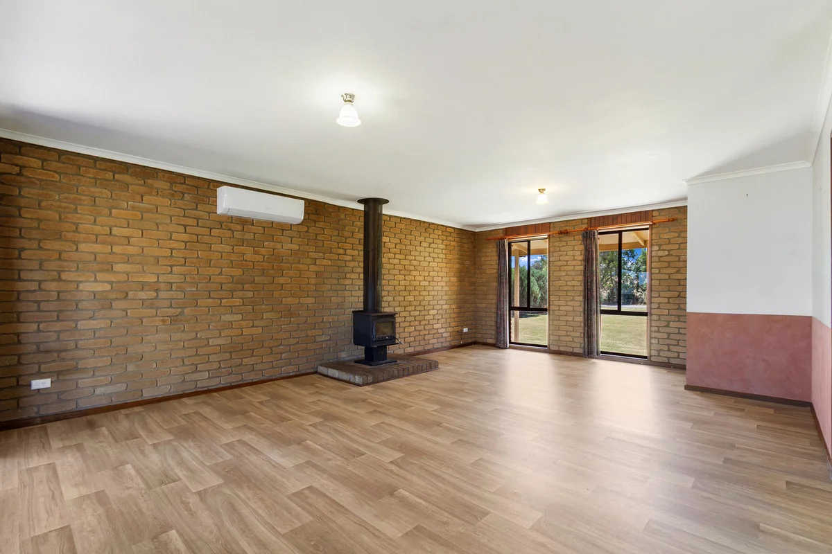 Additional image 2 of 48 Carter Street, Stratford VIC 3862