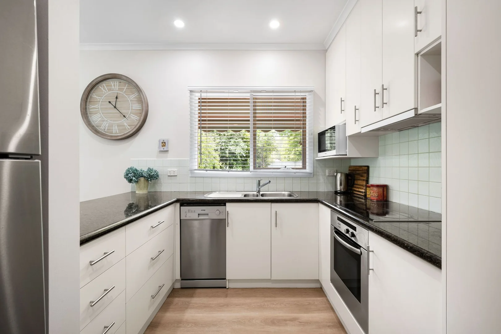 Additional image 2 of 98 Delany Avenue, Bright VIC 3741