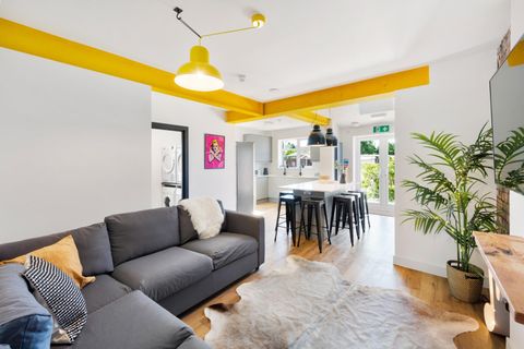 Landseer Avenue, Bristol BS7