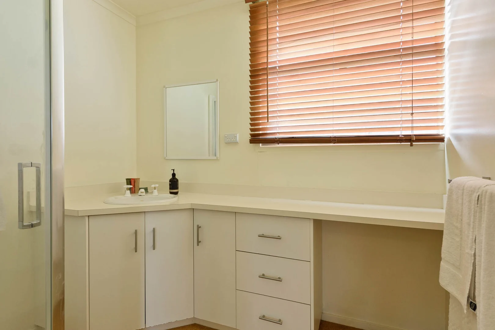 Additional image 8 of 9 - 11 Meredith Street, Strahan TAS 7468