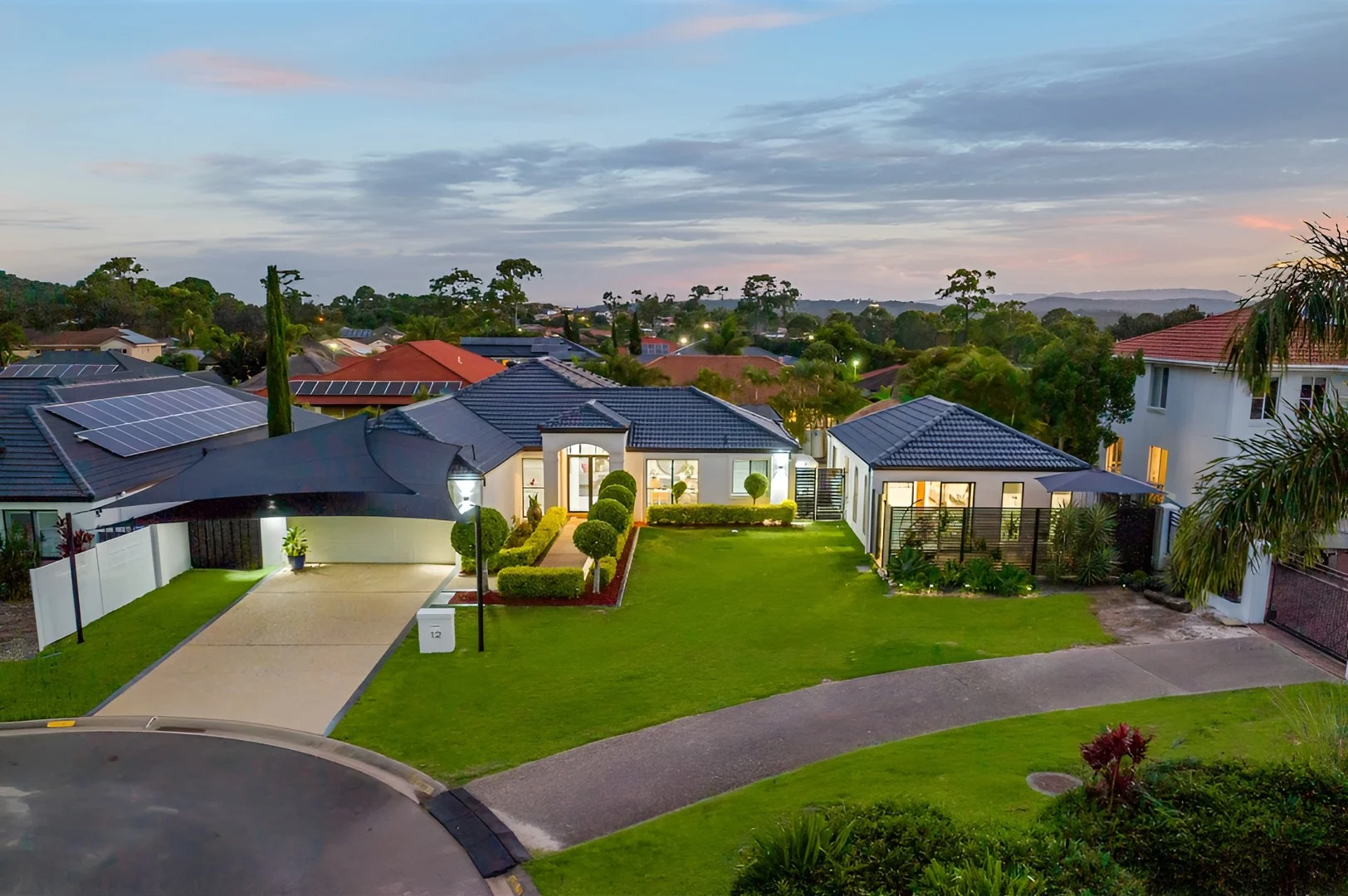 12 Oxford Place, Arundel QLD 4214