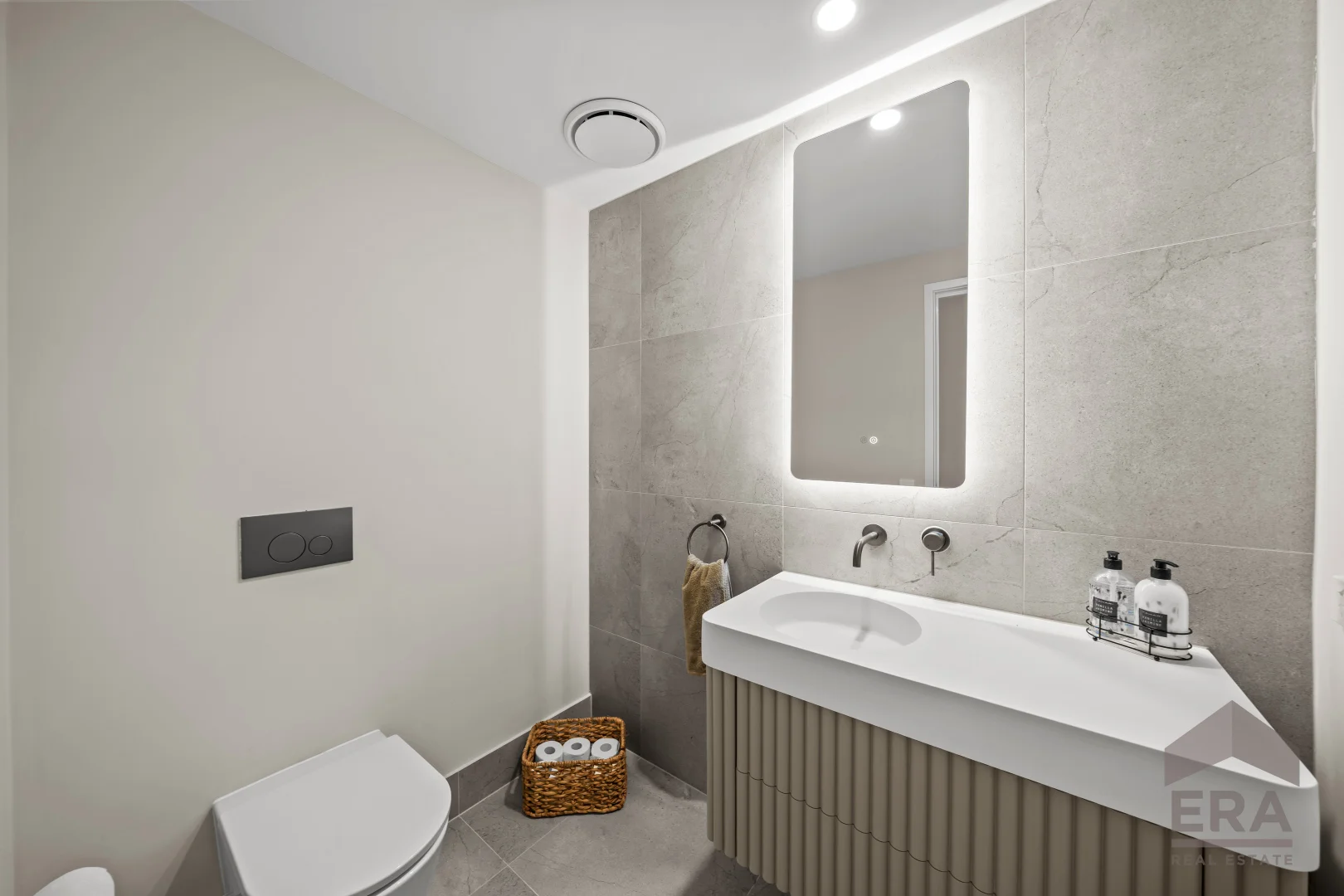 Additional image 18 of 1601/10 Sickle Avenue, Hope Island QLD 4212