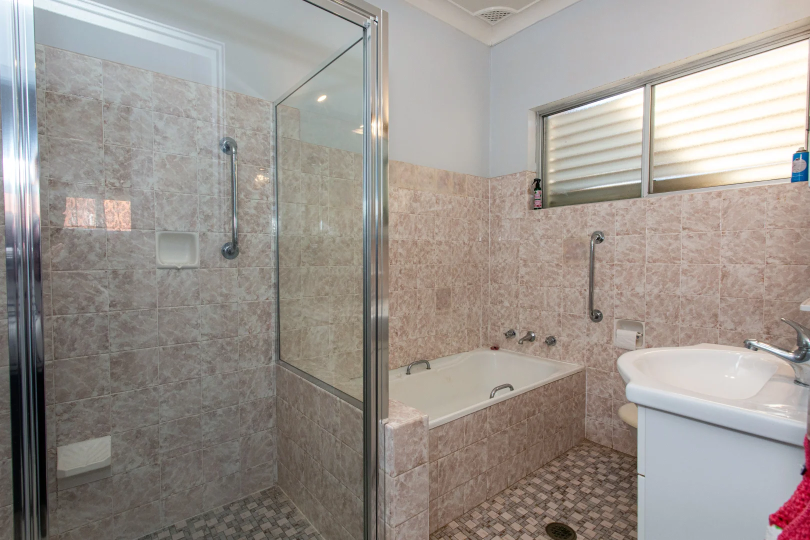 Additional image 12 of 2 Kanangra Street, Cowra NSW 2794