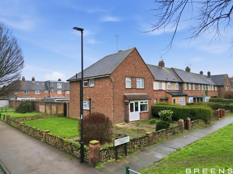 Chelsfield Green, London N9