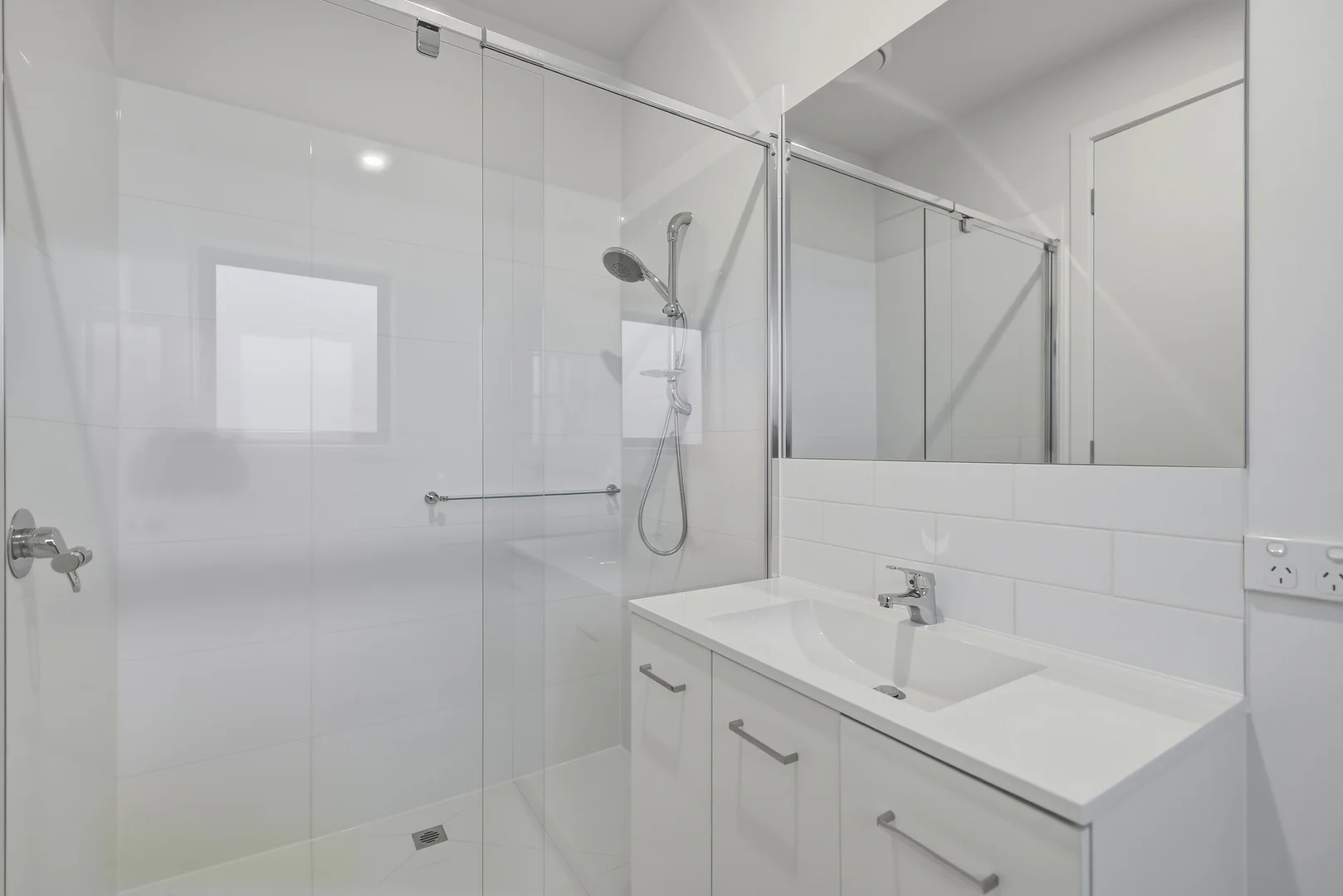 Additional image 14 of 2/10 Garden Place, Romsey VIC 3434