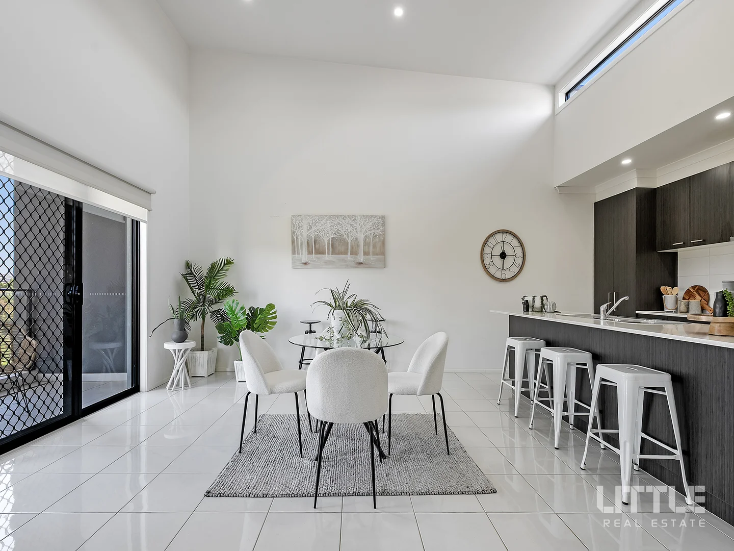 5 Doonhamer Place, Clyde North VIC 3978 photo 4