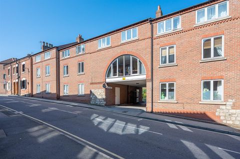 Queen Court, Fetter Lane, York YO1