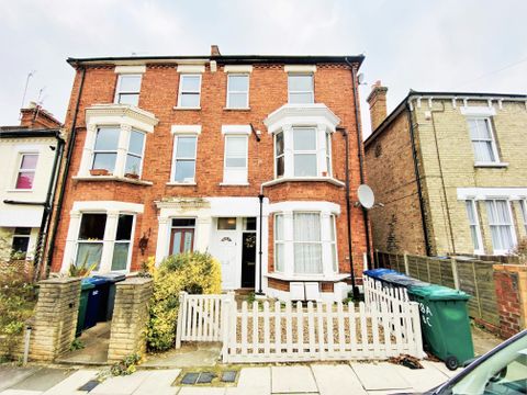 Bellevue Road, New Southgate N11