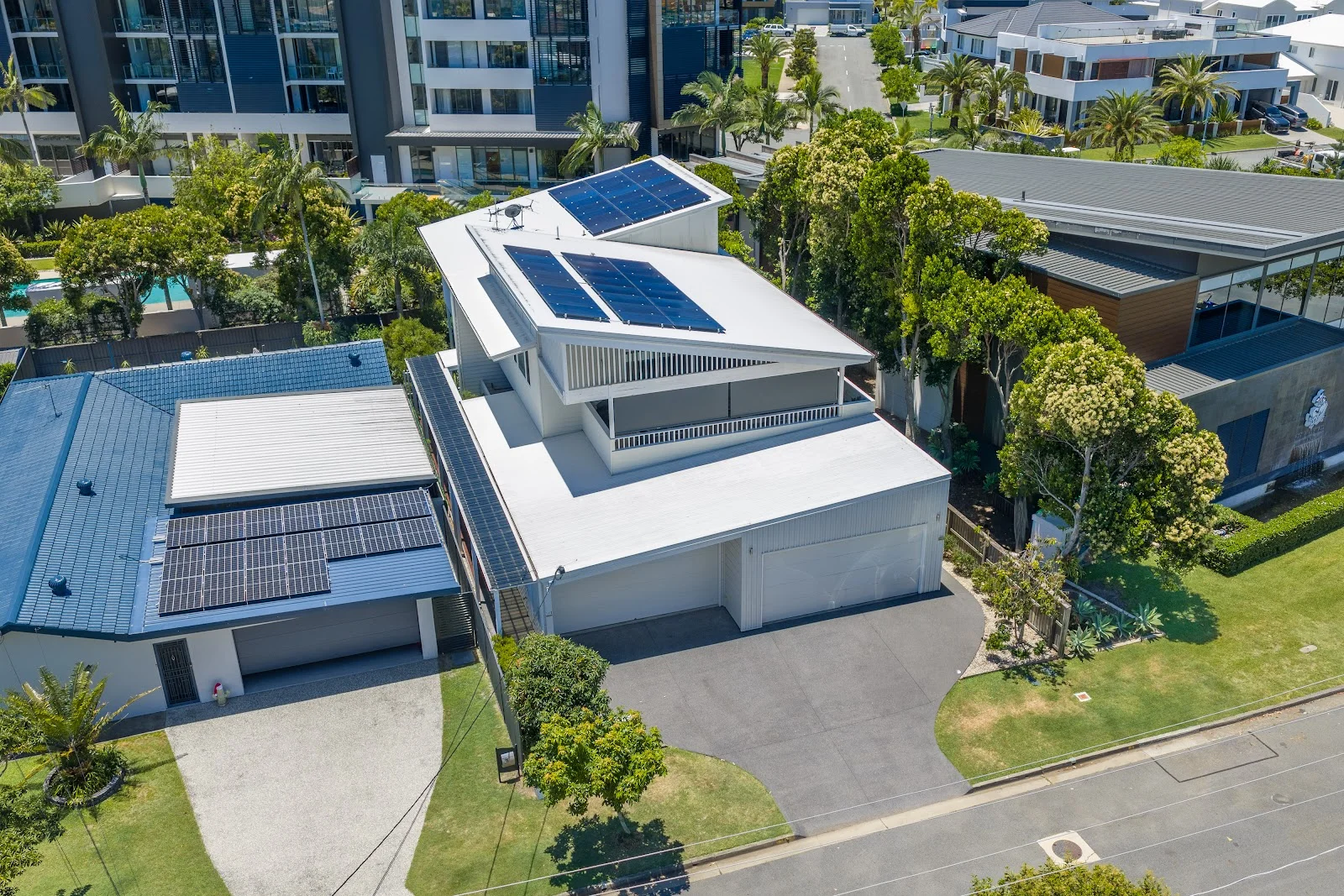 Additional image 25 of 2/19 Killowill Avenue, Paradise Point QLD 4216