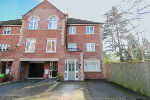 Elm Tree Court, Stoneygate LE2