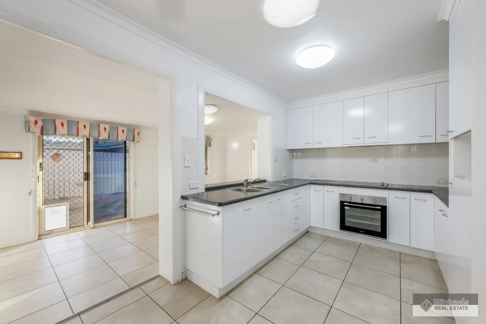 Additional image 15 of 2 Banks Street, Avoca QLD 4670