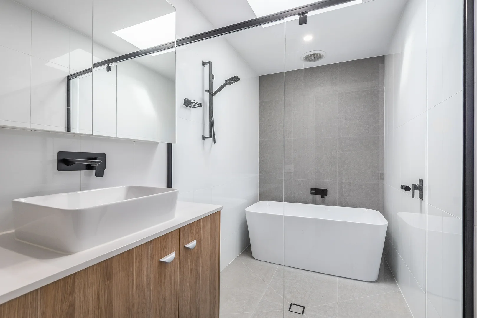 Additional image 5 of 2/96 Neil Street, Bell Post Hill VIC 3215