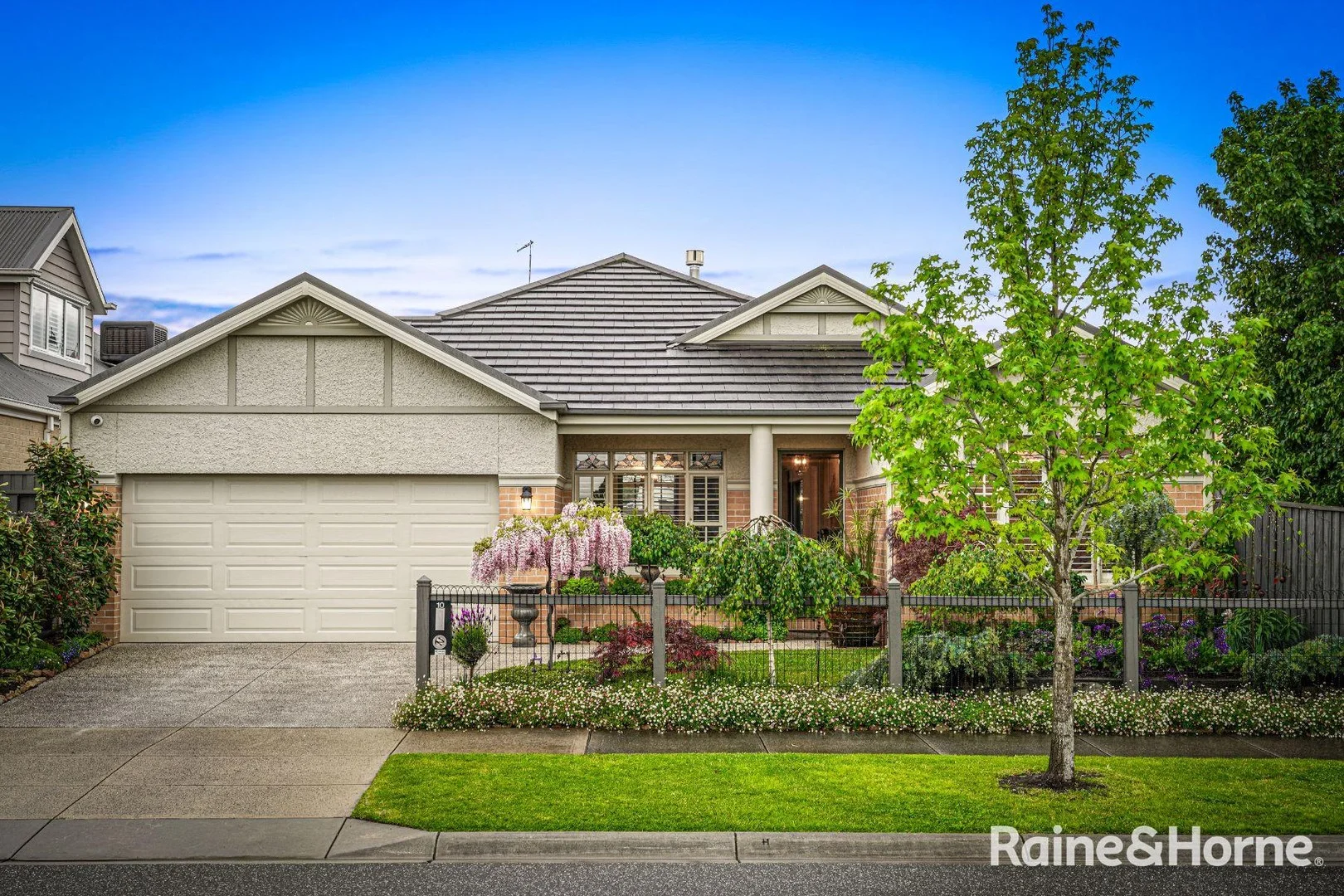 10 Upton Drive, Officer VIC 3809