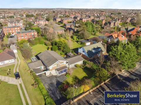 Warren Road, Blundellsands L23